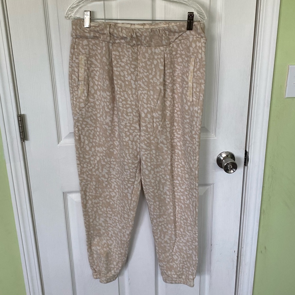 Fabletics High-waisted Cloe Slim Sweatpants